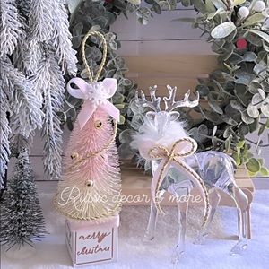 Holiday Winter Reindeer set of 2 for your tier tray